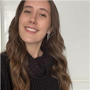 Sono una studentessa al 2^anno di Economia preso l’università di Trento mentre al liceo ho studiato: inglese, spagnolo e tedesco